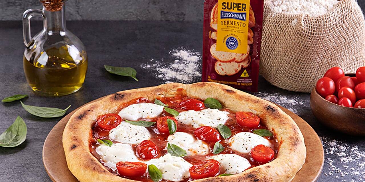 Faça uma deliciosa Pizza de Muçarela de Búfala com Tomate-cereja