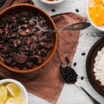 Paixão nacional: descubra a origem da feijoada