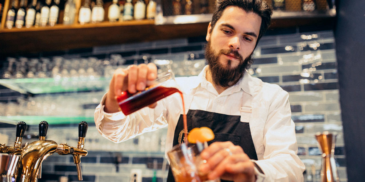Dia do Bartender: celebrando a arte por trás dos coquetéis