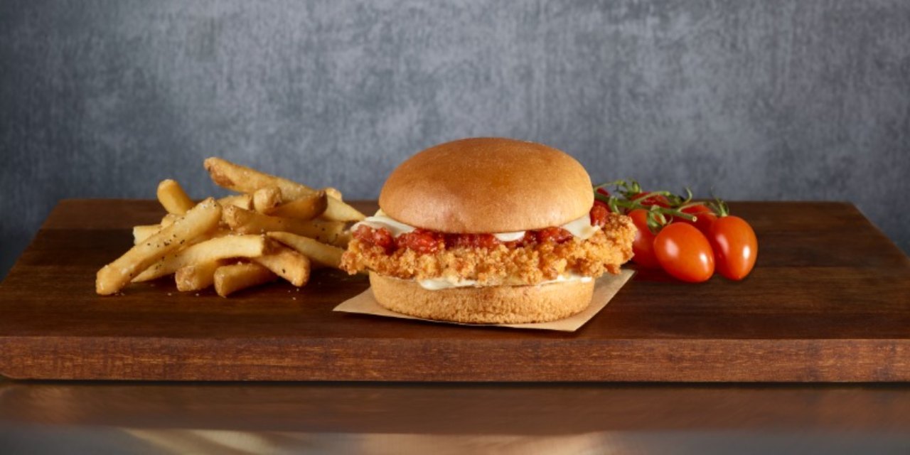 Hard Rock Cafe Curitiba apresenta pratos kids em cardápio assinado por Messi