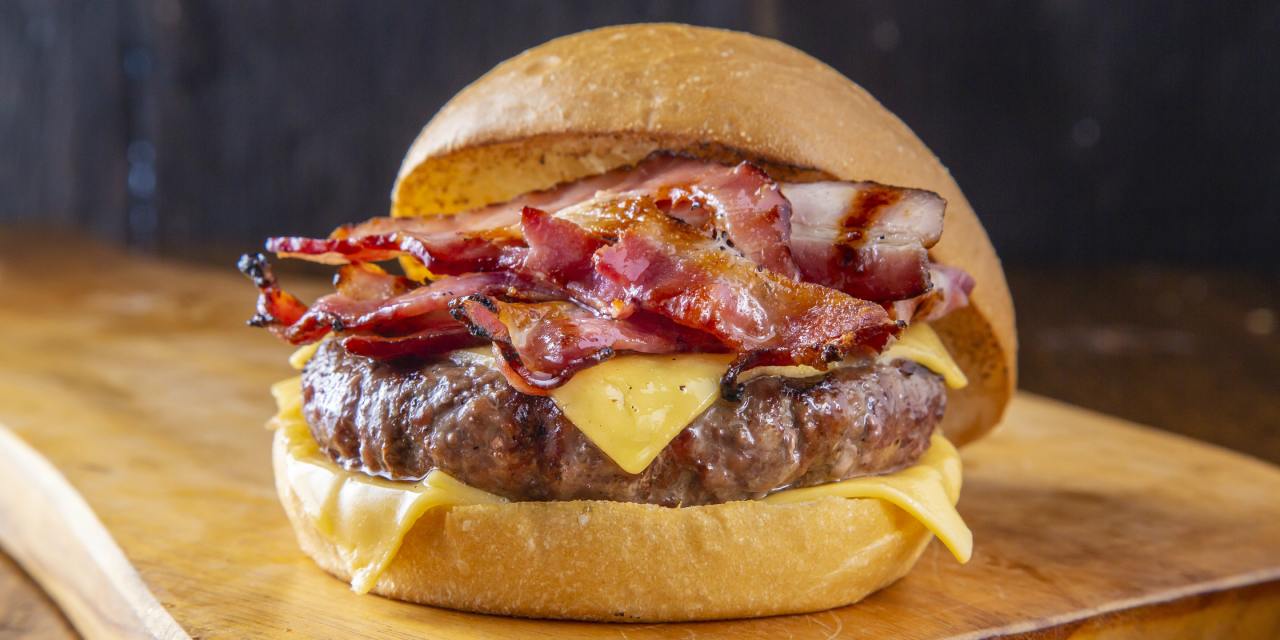 No Dia do Bacon, conheça lugares em SP para provar receitas com o ingrediente