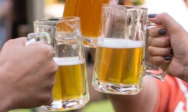 Oktoberfest do Parque da Cerveja Campos do Jordão ocorre no feriado de outubro