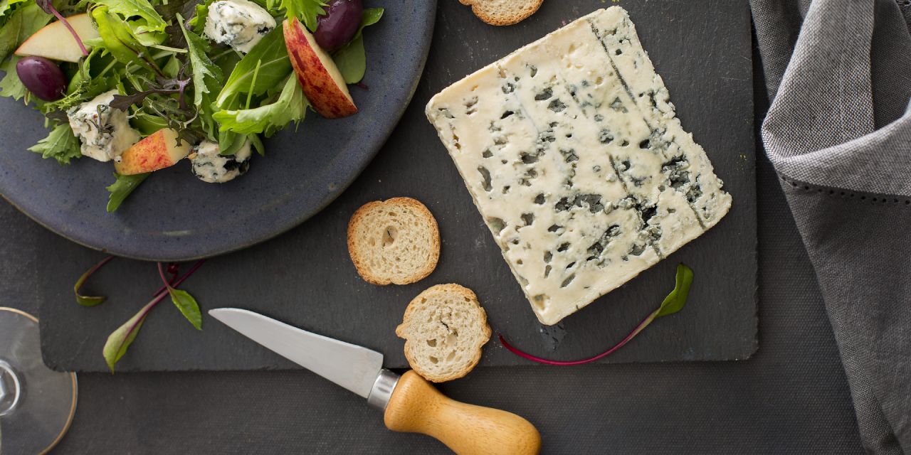 Queijos franceses: melhore a degustação com o corte perfeito