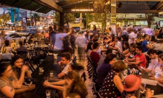 São Conrado Bierhaus: bar em Pinheiros promove Oktoberfest neste domingo