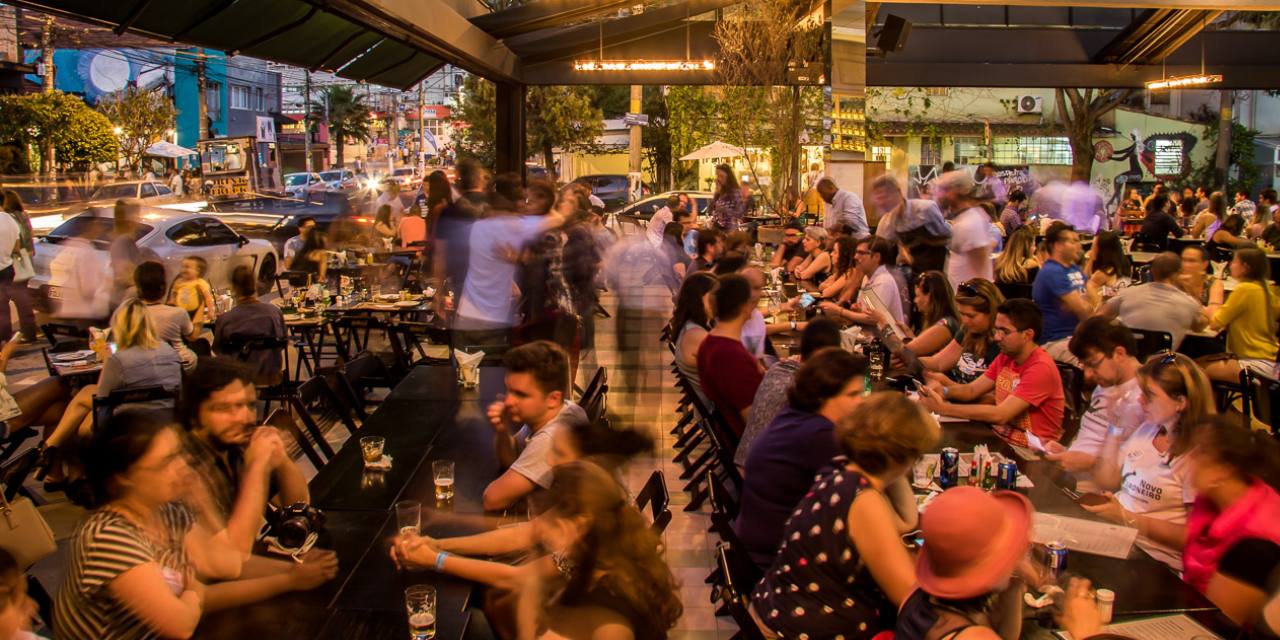 São Conrado Bierhaus: bar em Pinheiros promove Oktoberfest neste domingo