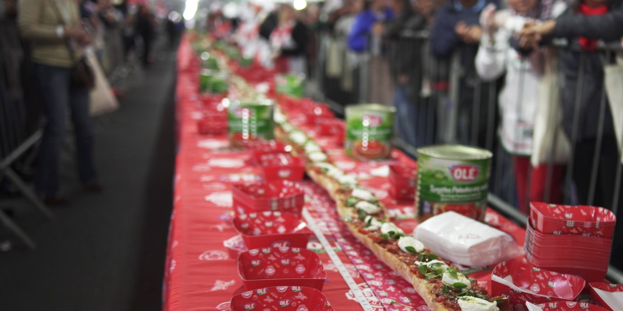 Título de maior bruschetta do mundo é brasileiro, conquistado em SP