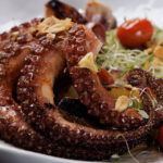 Veja como fazer o Polvo à Lagareiro do Marcondes Cozinha Autoral