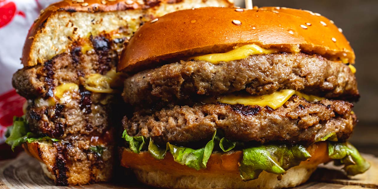 Comida com X: x-burguer, xinxim de galinha, xerém e muito mais