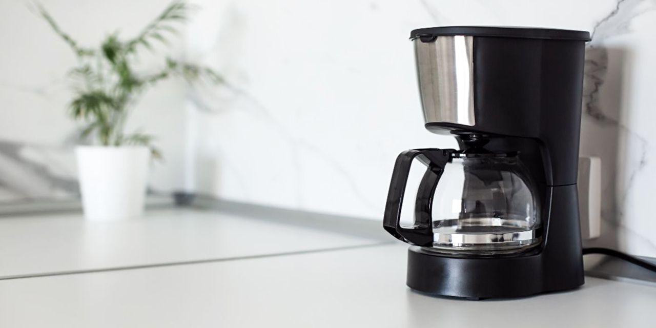 Como preparar o café perfeito usando uma cafeteira elétrica